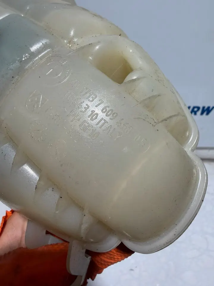 BMW 1er 3er F20 F21 F30 F31 Ausgleichsbehälter Kühlwasser 7609468 – Bild 8