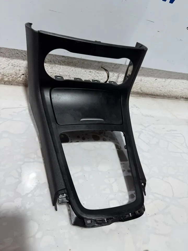 Mercedes B-Klasse W246 Mittelkonsole Verkleidung A2466800171 – Bild 3