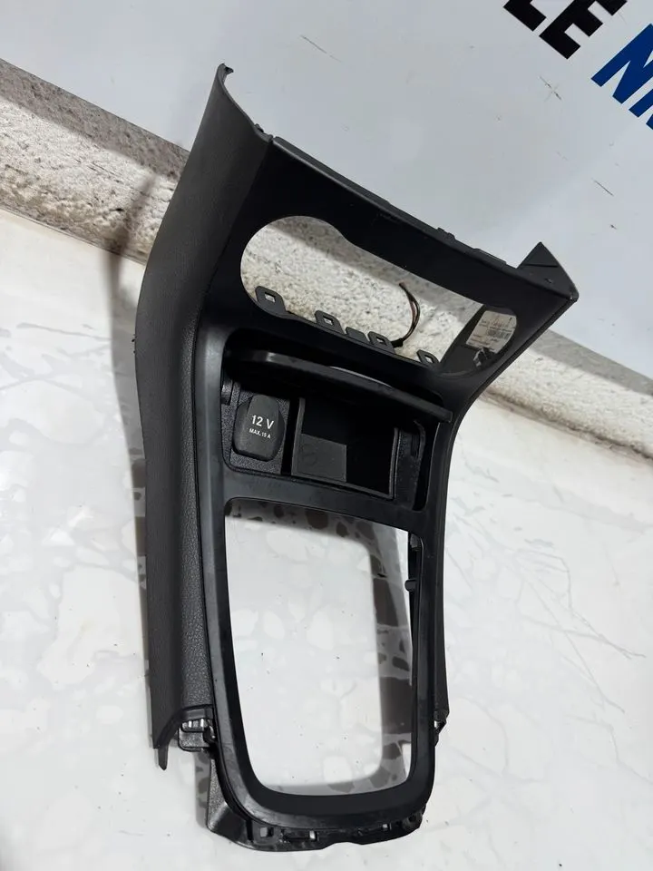 Mercedes B-Klasse W246 Mittelkonsole Verkleidung A2466800171 – Bild 6
