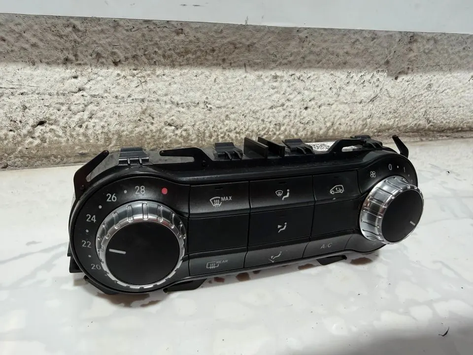 Mercedes B-Klasse W246 Klimabedienteil Bedienteil A2469002208 – Bild 3