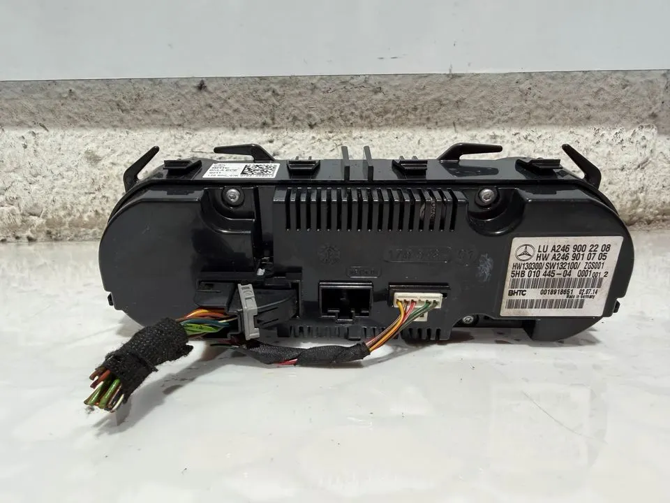 Mercedes B-Klasse W246 Klimabedienteil Bedienteil A2469002208 – Bild 8