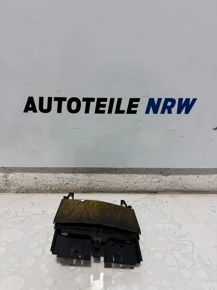 Mercedes W204 S204 Aschenbecher Ascher Fach A2046800179 – Bild 1