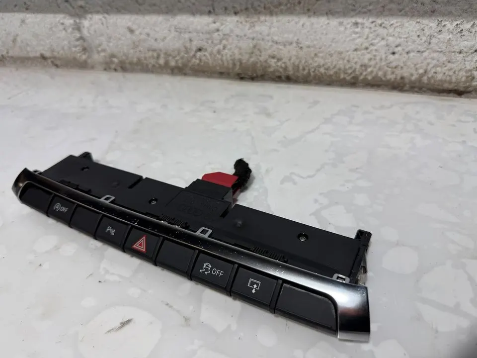 Audi A3 8V Mehrfachschalter Warnblinker Mittelkonsole 8V0925301CC – Bild 3