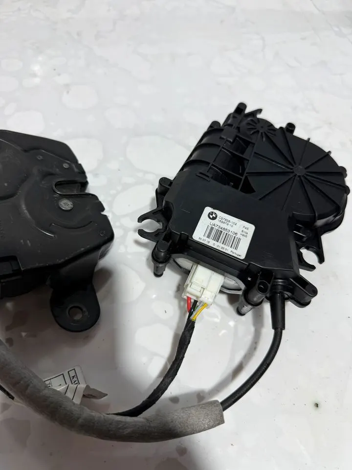 BMW 2er F45 Heckklappe Schloss Antrieb Hinten 7348530 7348531 – Bild 3