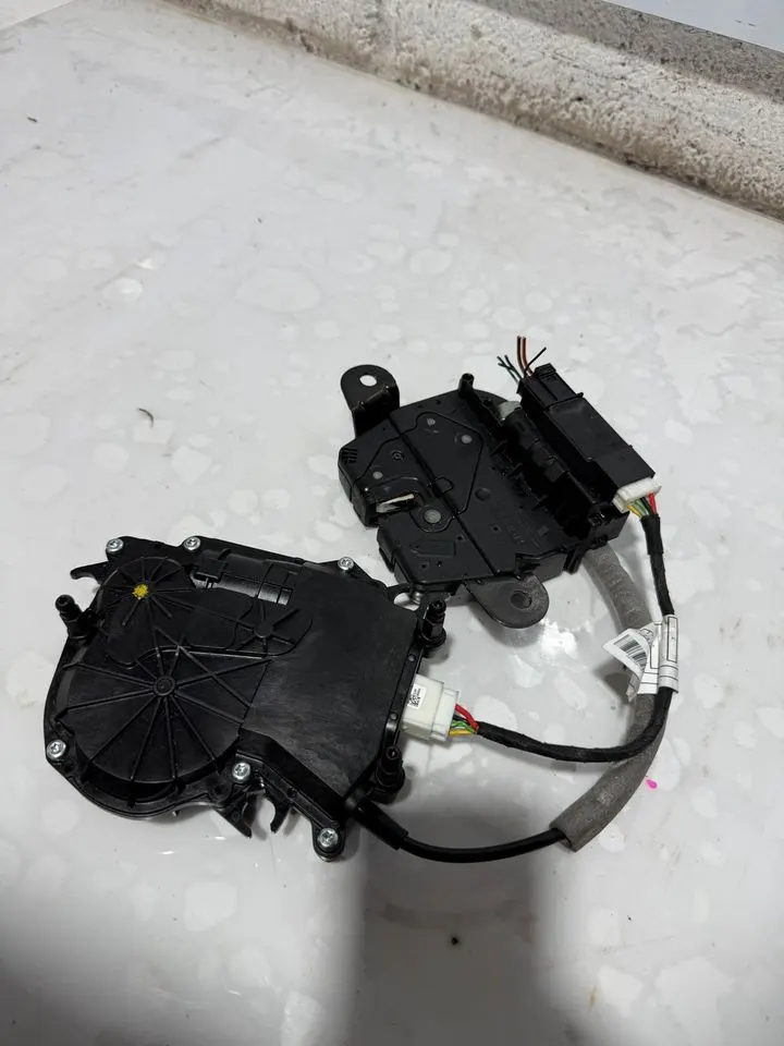 BMW 2er F45 Heckklappe Schloss Antrieb Hinten 7348530 7348531 – Bild 8
