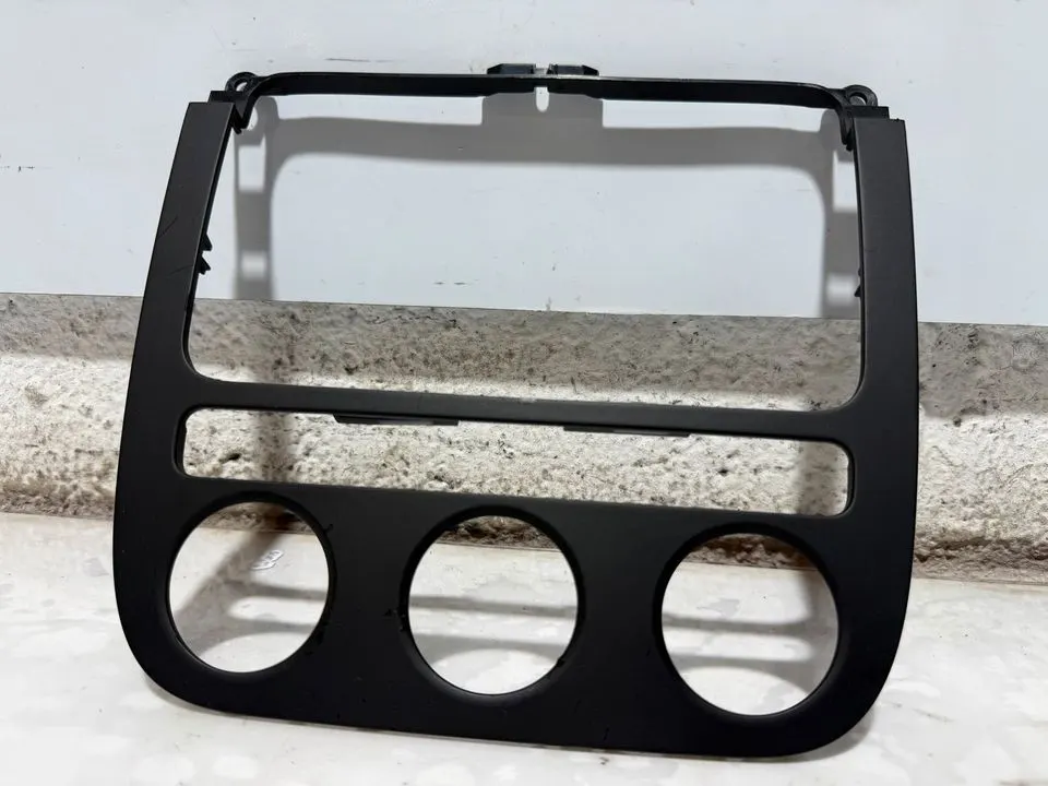 VW Golf 5 Verkleidung Blende Rahmen Mittelverkleidung 1K0858069G – Bild 5