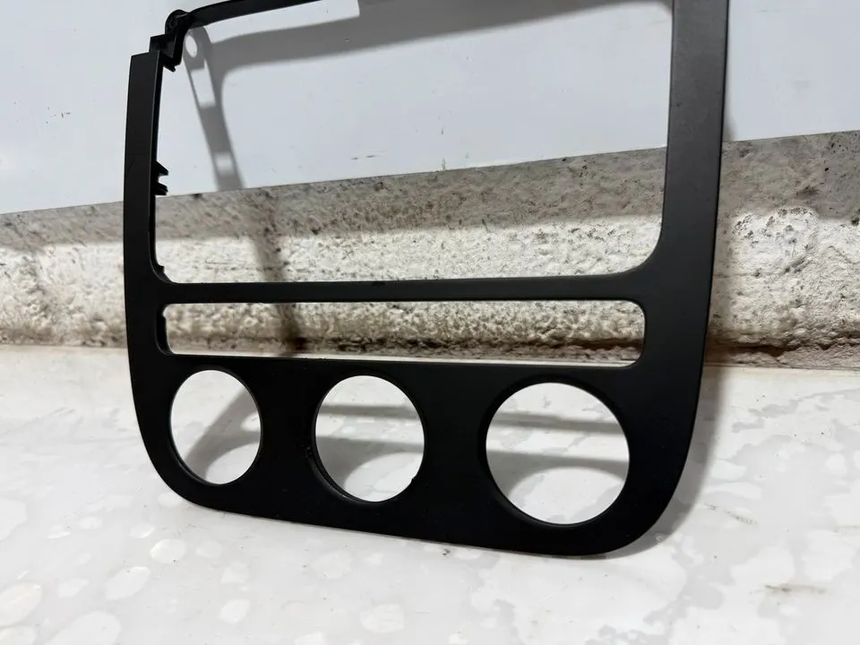 VW Golf 5 Verkleidung Blende Rahmen Mittelverkleidung 1K0858069G – Bild 8