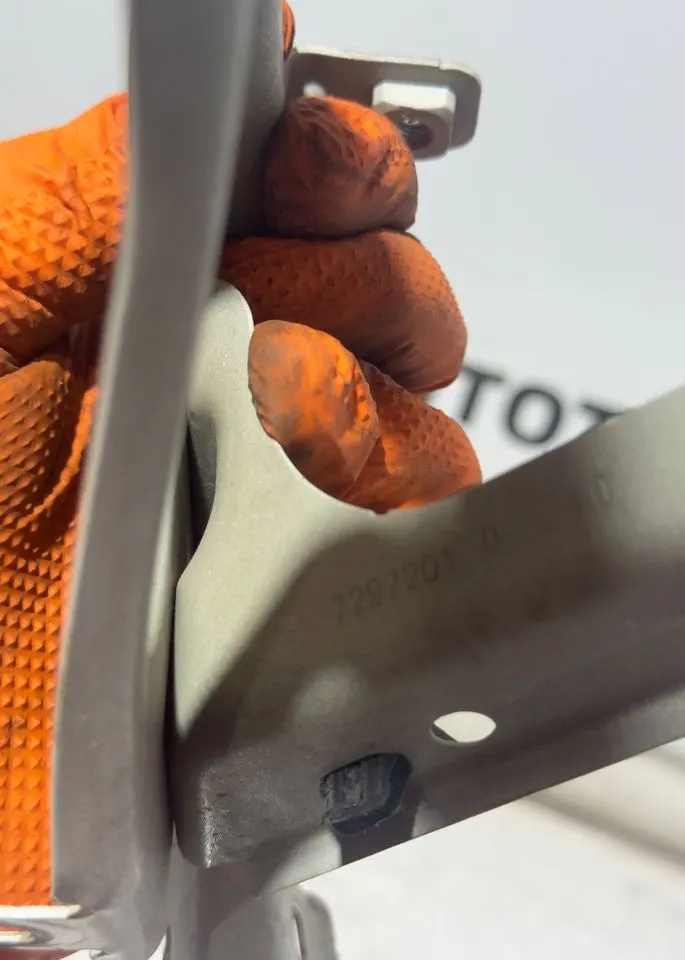BMW 2er F45 F46 Kotflügel Halter Träger Vorne 7297201 7297202 – Bild 5