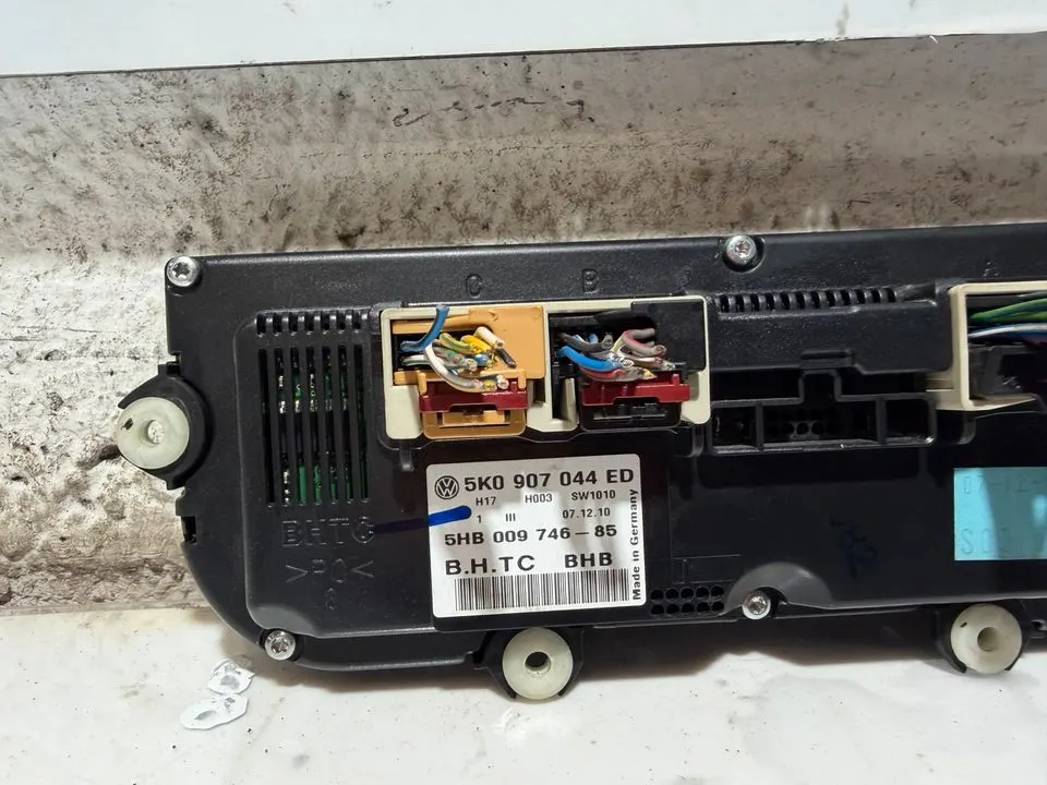 VW Passat B7 3C Klimabedienteil Klimatronic Heizung 5K0907044ED – Bild 6