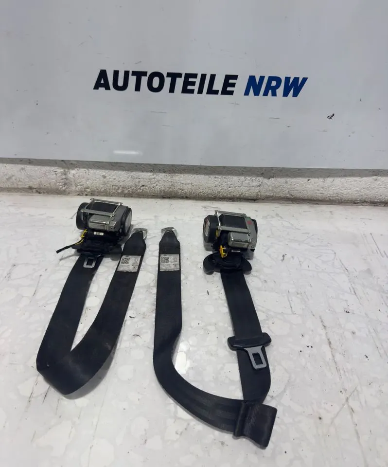VW Golf 5 6 VI Sicherheitsgurt Gurt Vorne 1K4857705AH 1K4857706AK – Bild 1