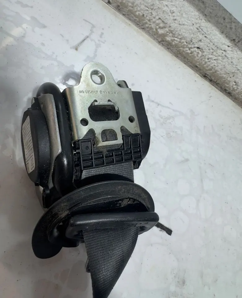 VW Golf 5 6 VI Sicherheitsgurt Gurt Vorne 1K4857705AH 1K4857706AK – Bild 7