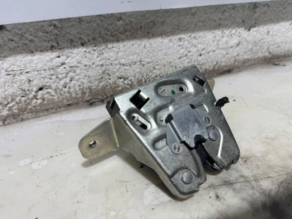 Mercedes C-Klasse W204 Schloss Heckklappe Kofferraum A2047400555 – Bild 3