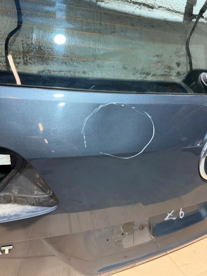 VW Passat B7 3C Variant Heckklappe Kofferraumdecke Deckel LK7X – Bild 7