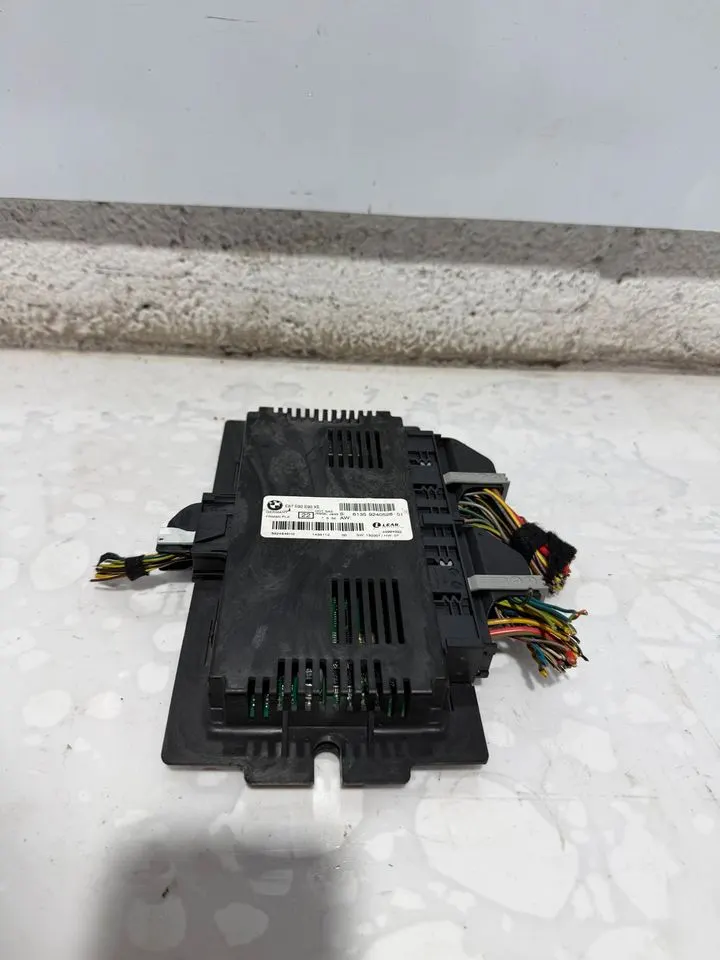 BMW 1er 3er E87 E91 E92 FRM3R Steuergerät Fußraum Modul 9240528 – Bild 2