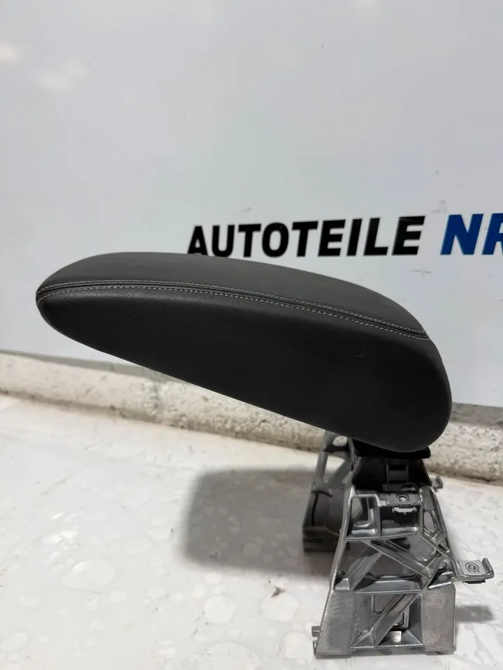 Audi A3 8V Mittelarmlehne Armlehne Lehne Leder Vorne 8V0864283 – Bild 2