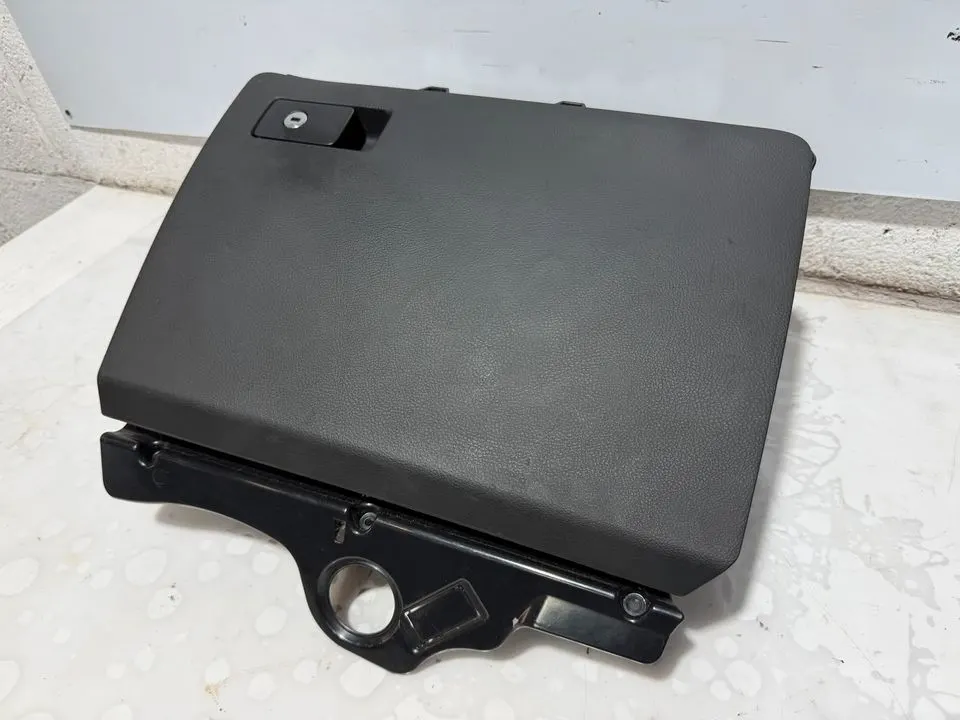 VW Passat B7 3C Handschuhfach Staufach Ablage Vorne 3C1857114E – Bild 2