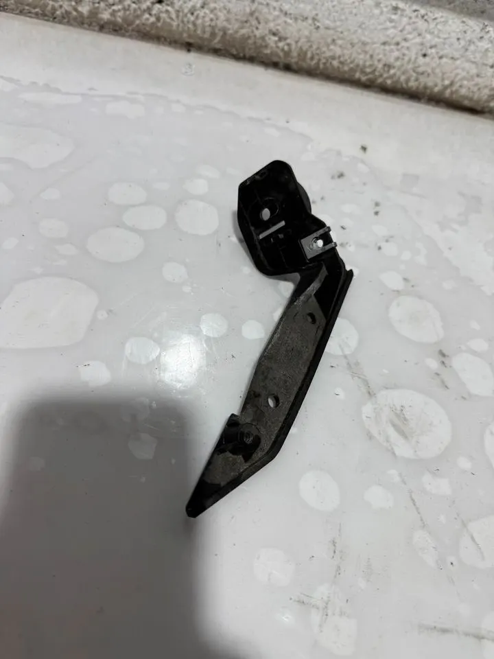 BMW 3er E90 E91 Kotflügel Aufnahme Halter Träger 7058447 7058448 – Bild 7
