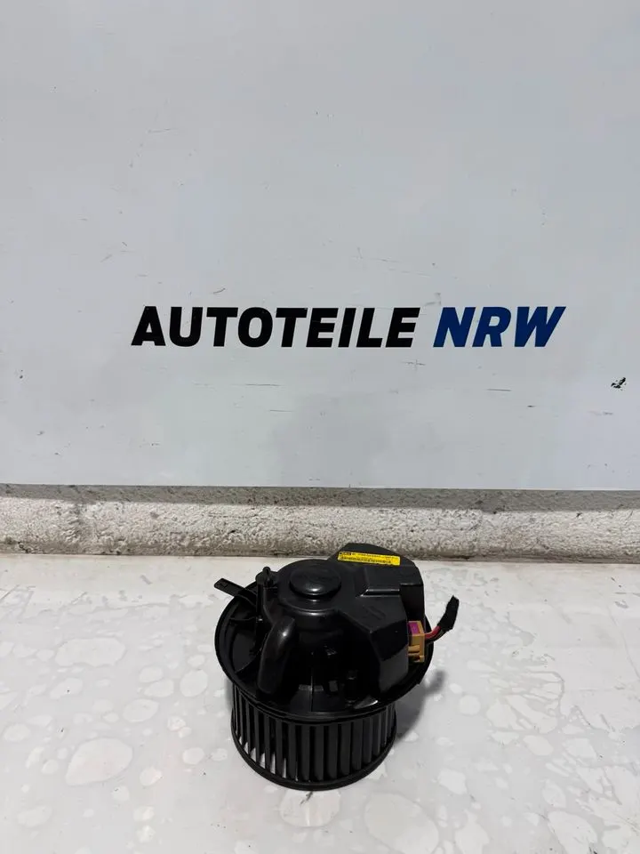VW Audi Golf Touran A3 Gebläseregler Gebläsemotor 1K1820015C – Bild 1