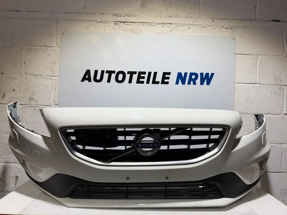 Volvo V40 R-Design Frontschürze Stoßfänger Stoßstange Vorne – Bild 1